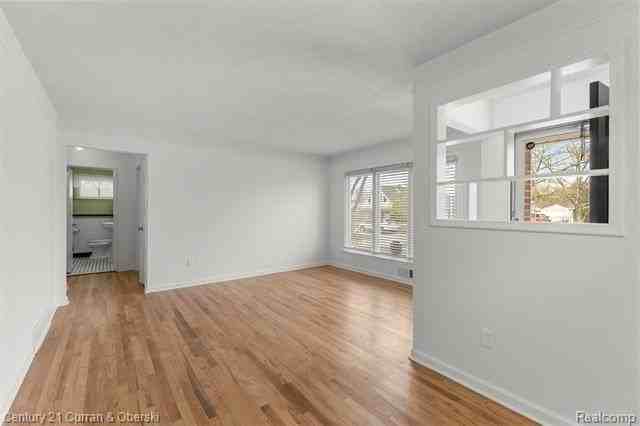 18752 Koester St - Photo 4 of 19