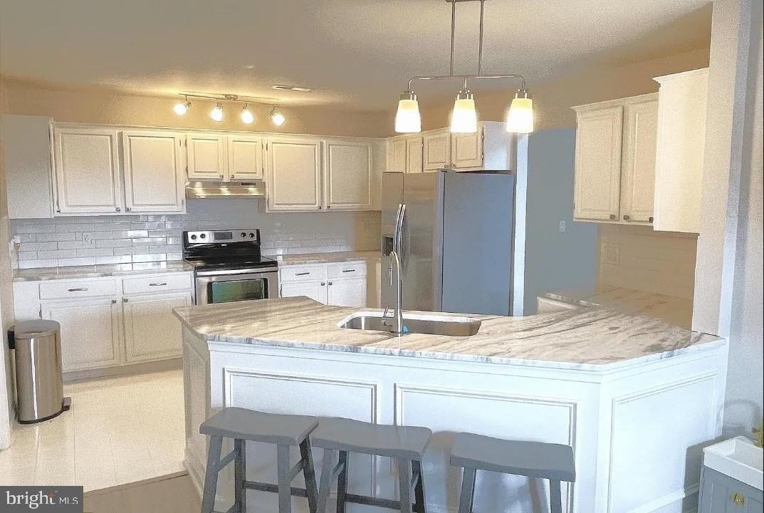 125 Upper Valley Ln - Photo 2 of 17
