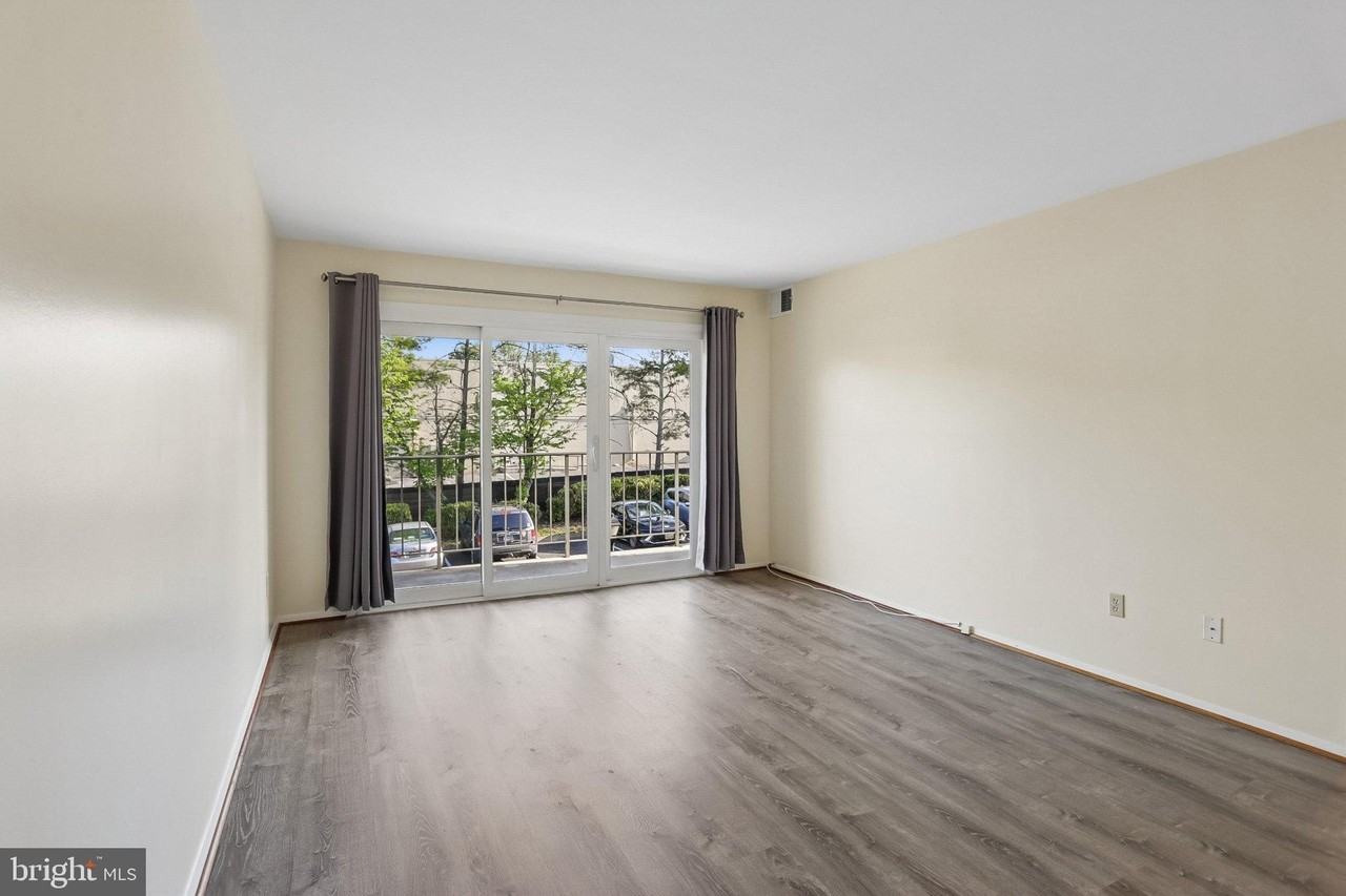 11925 Parklawn Dr #203 - Photo 4 of 50