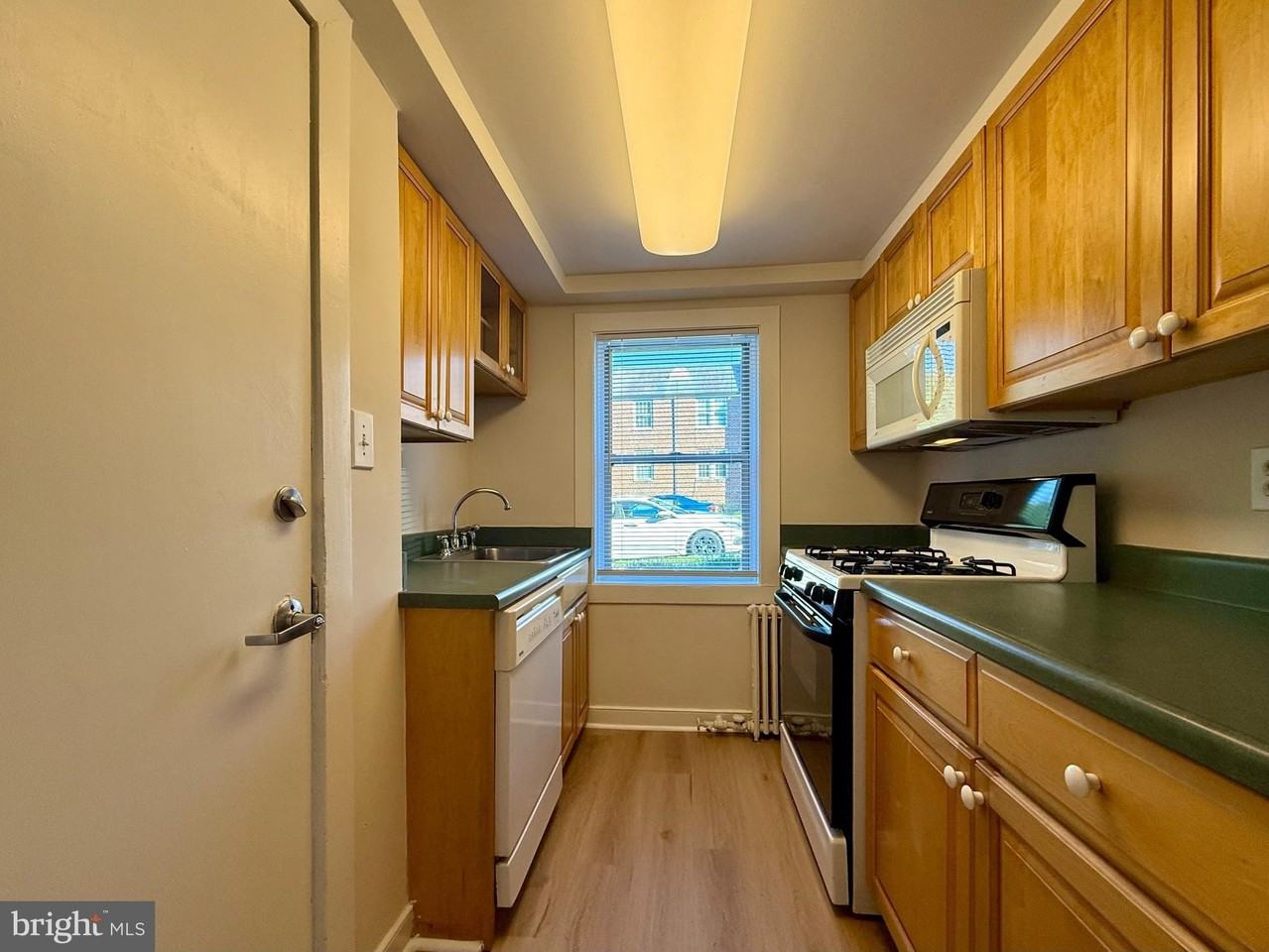 1400 Kenmore Ave #A2 - Photo 6 of 11