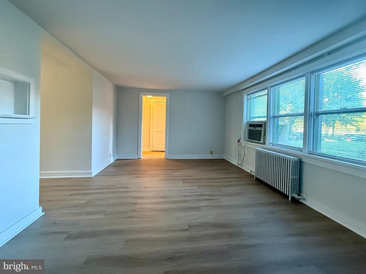 1400 Kenmore Ave #E2 - Photo 3 of 11