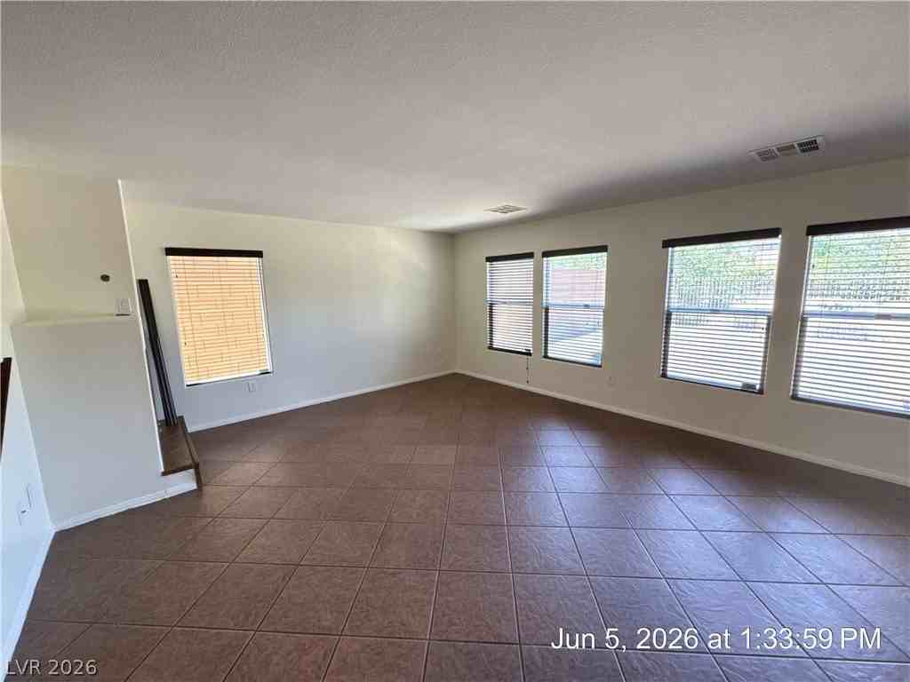 2616 Courlan Dr - Photo 3 of 33