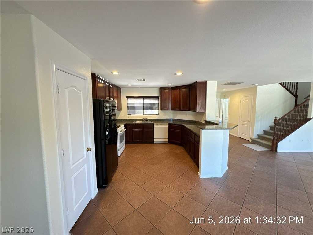 2616 Courlan Dr - Photo 7 of 33