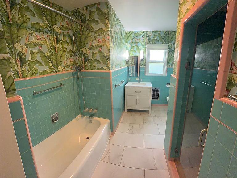 1221 South Curson Avenue - Photo 6 of 12