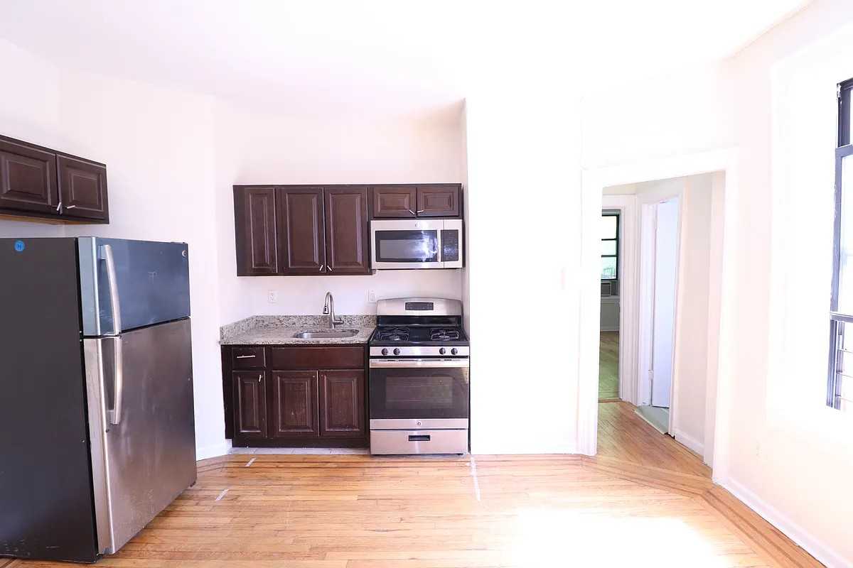 139-18 34th Road #B7 - Photo 4 of 7