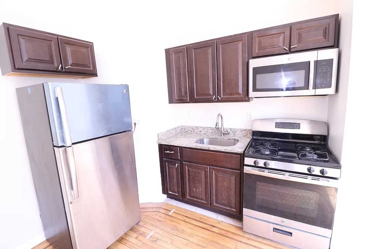 139-18 34th Road #B7 - Photo 6 of 7