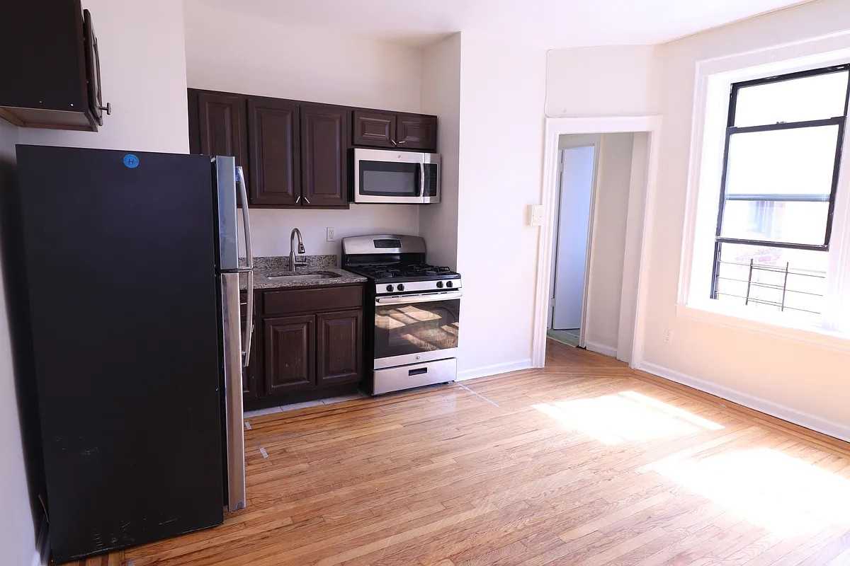 139-18 34th Road #B7 - Photo 5 of 7
