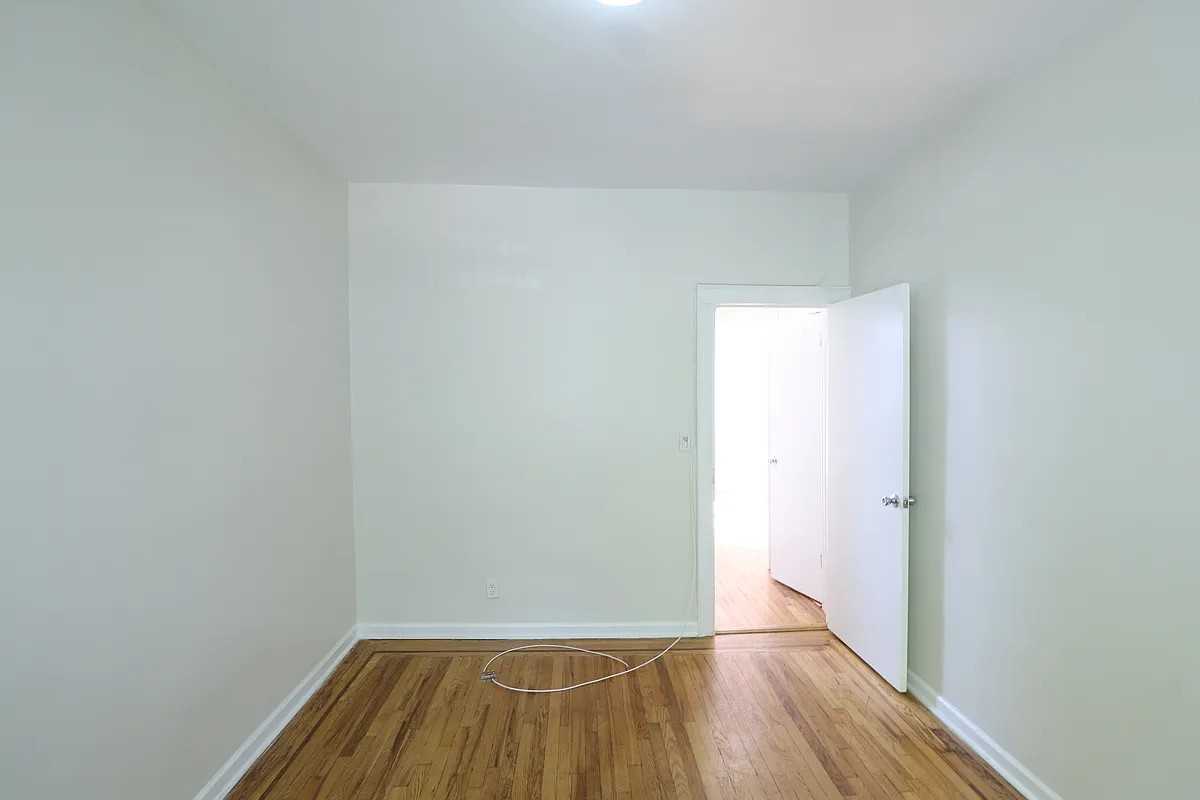 139-18 34th Road #B7 - Photo 3 of 7
