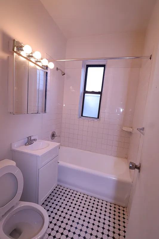 139-12 34th Road #E2 - Photo 6 of 6