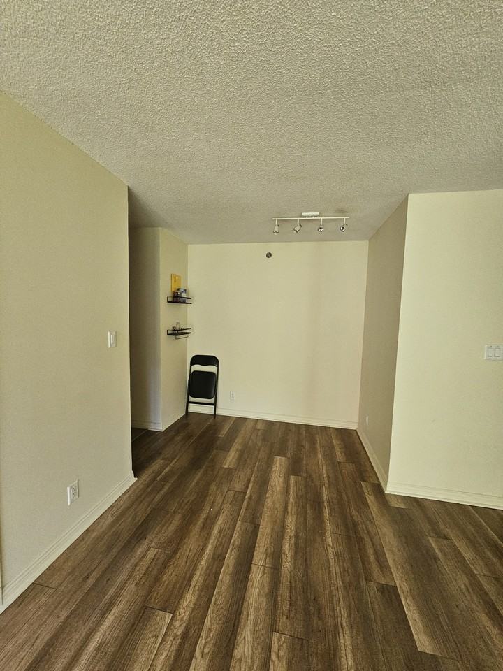 1225 Rue Notre-Dame Ouest #310 - Photo 7 of 10