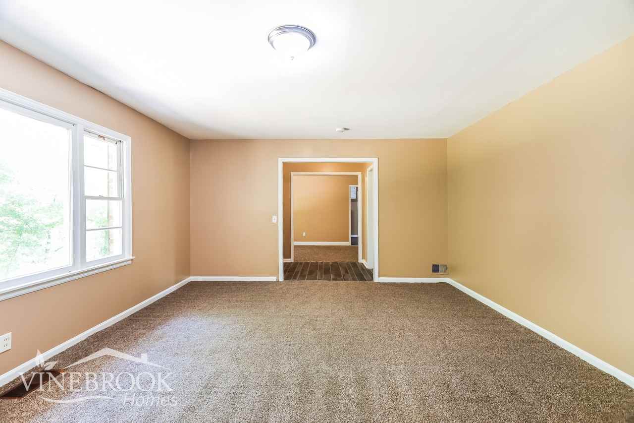 145 Grainger Dr - Photo 4 of 14