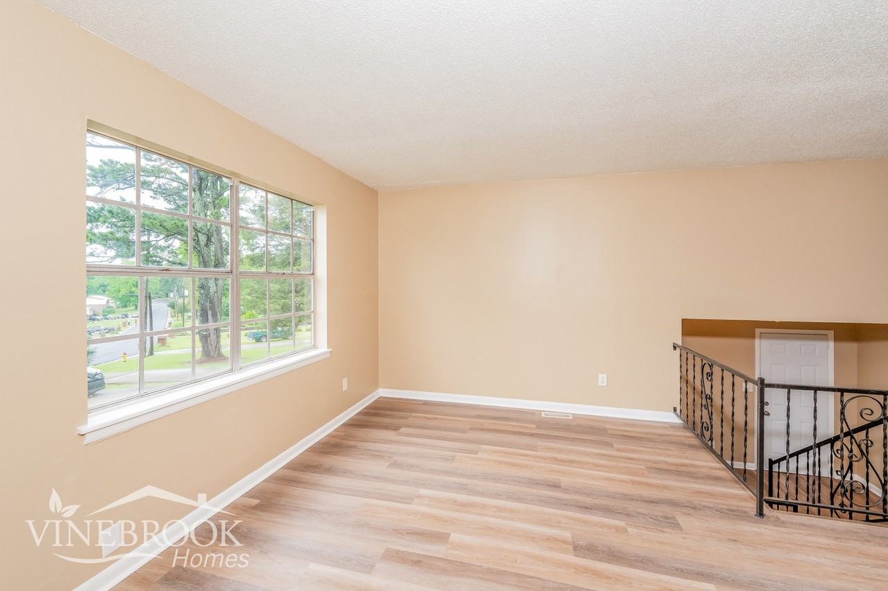 517 Harlem Ave - Photo 4 of 15