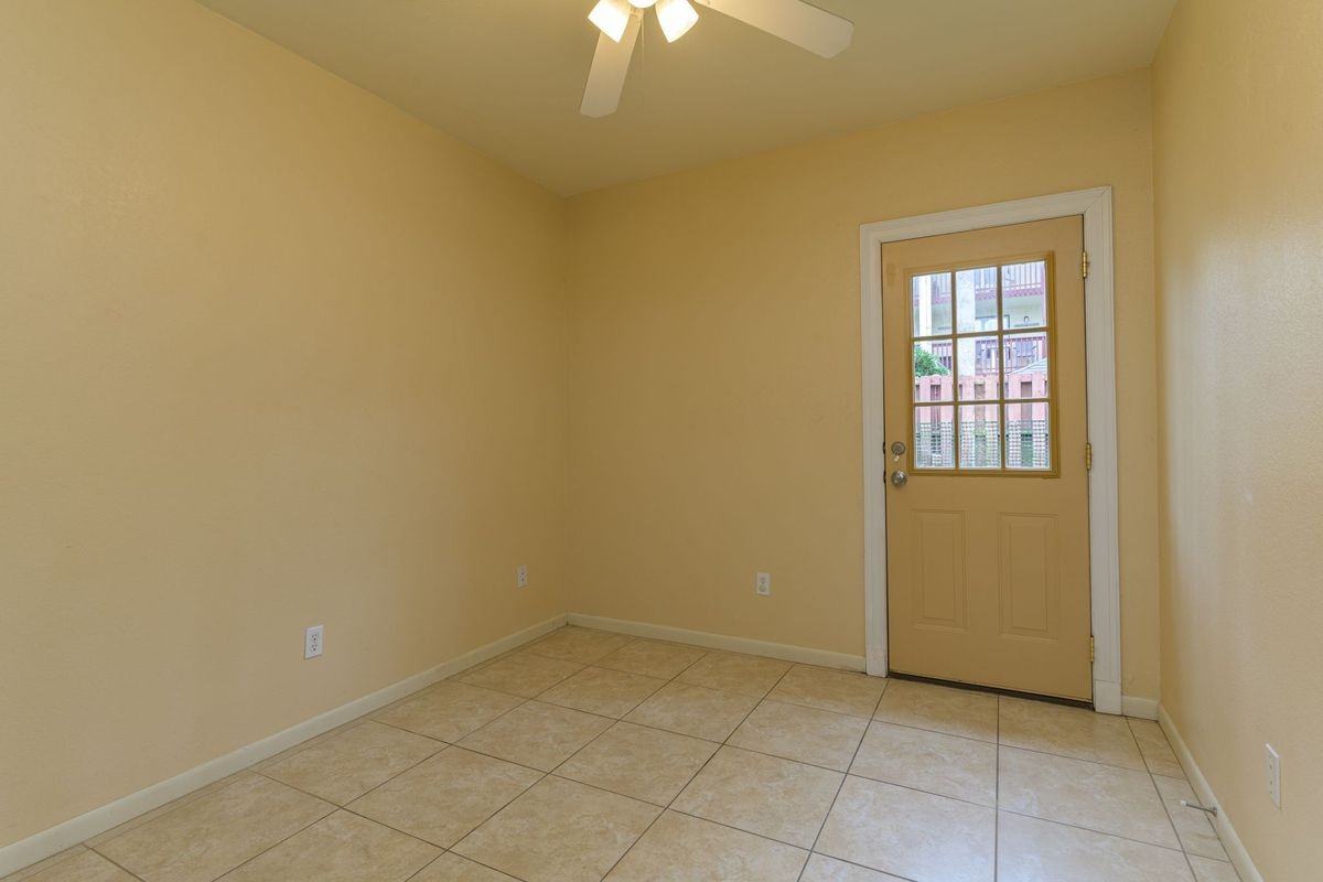119 E Coronado Dr - Photo 3 of 10