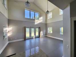 featured image of 15 Etna Rd