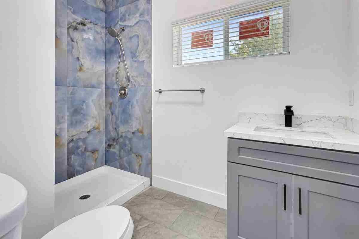 1115 Broadmoor Ave - Photo 3 of 7