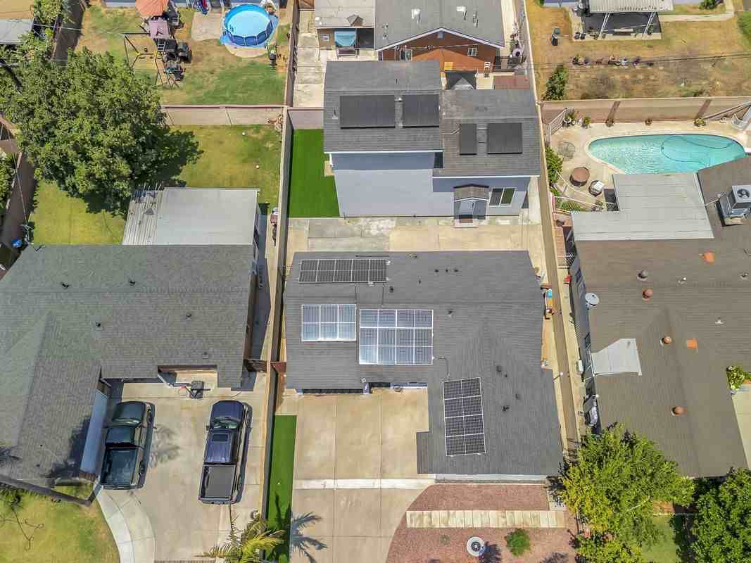 1115 Broadmoor Ave - Photo 4 of 7