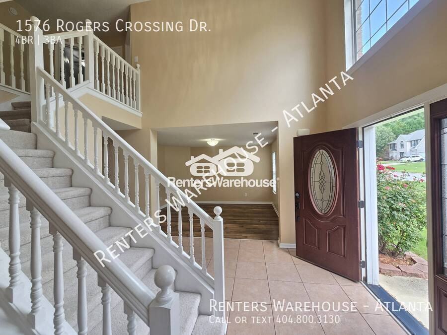 1576 Rogers Crossing Dr - Photo 3 of 33