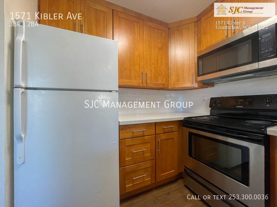 1571 Kibler Ave - Photo 6 of 29