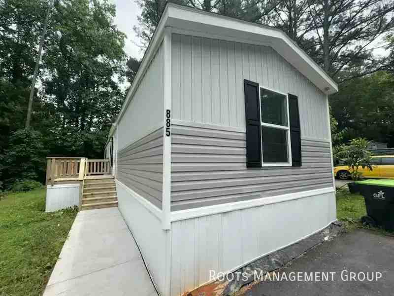 885 Fountain Cir #885 - Photo 2 of 19