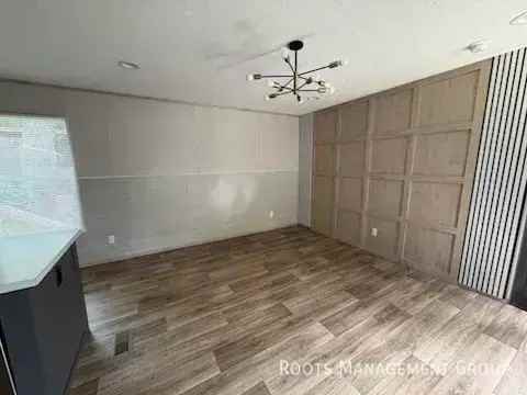 885 Fountain Cir #885 - Photo 4 of 19