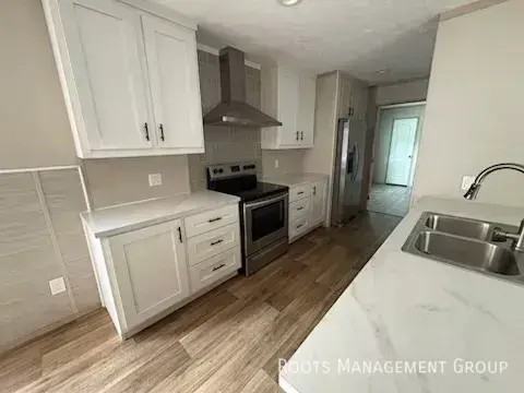 885 Fountain Cir #885 - Photo 5 of 19