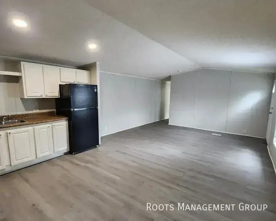1325 N Franklin St #44 - Photo 5 of 50