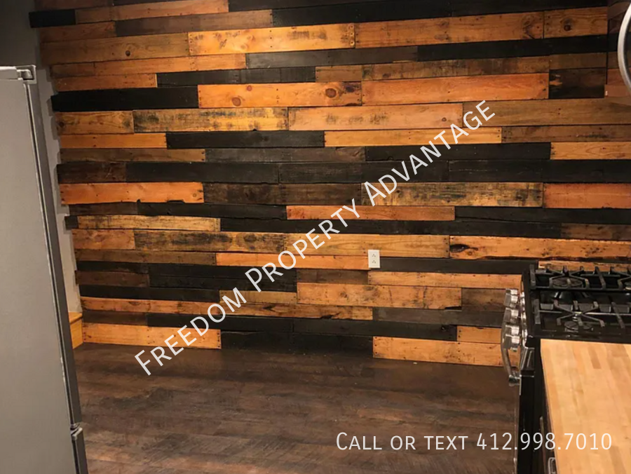 1704 Larkins Way - Photo 2 of 9