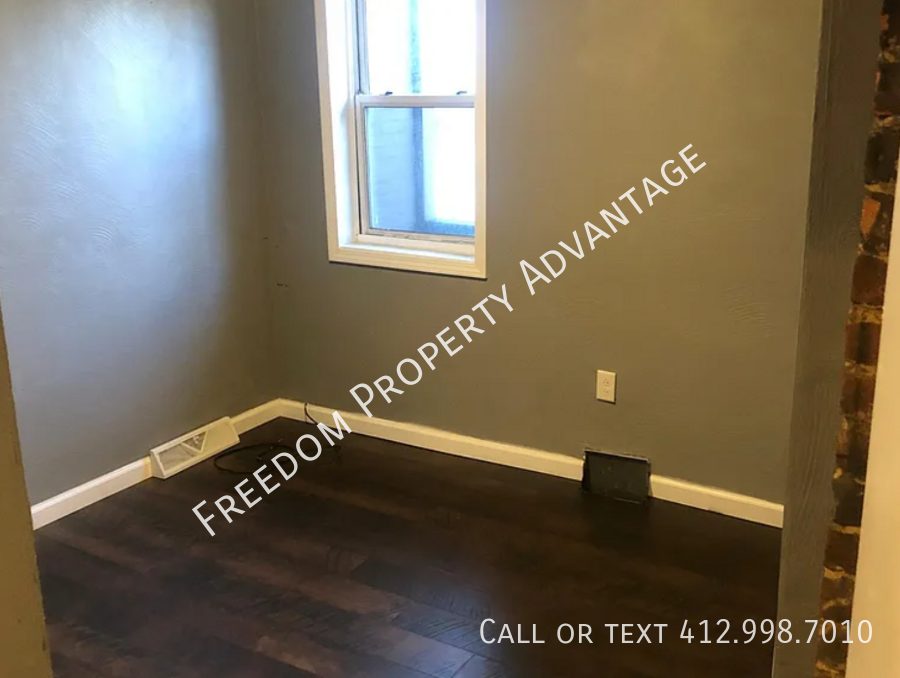1704 Larkins Way - Photo 6 of 9