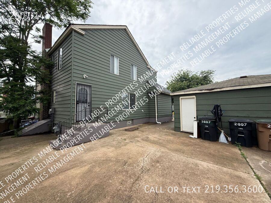 2607 E 141st Pl - Photo 2 of 8