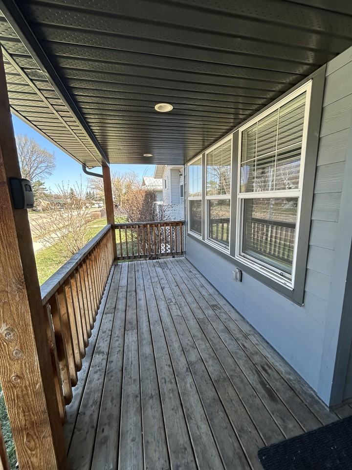 11837 54 St Nw - Photo 3 of 16