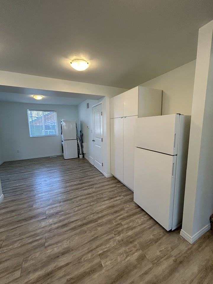 11837 54 St Nw - Photo 7 of 16