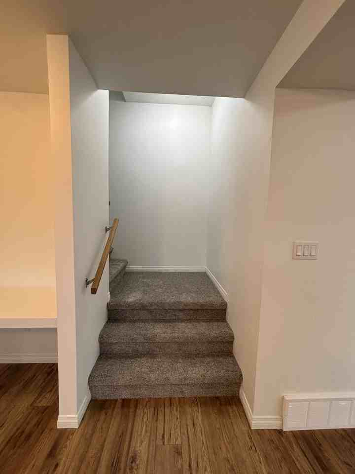 SF226 | 1 Month Free – Spacious 4 Bedroom Main Floor Home – North Edmonton - Photo 6 of 24