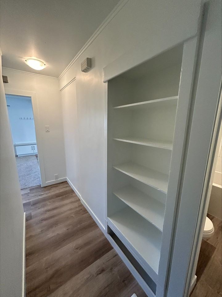 1 MONTH FREE – 4 Bedroom, 2 Bathroom Full House | Northwest Edmonton | SF216 - Photo 6 of 18