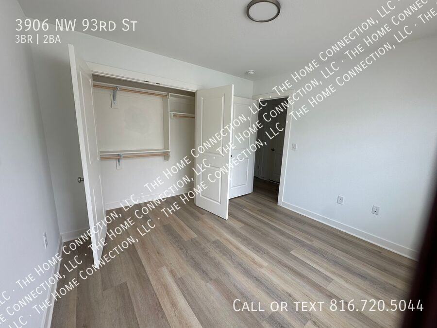 3906 Nw 93rd St - Photo 3 of 22