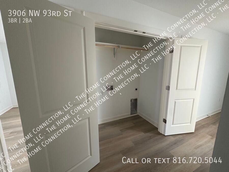 3906 Nw 93rd St - Photo 4 of 22