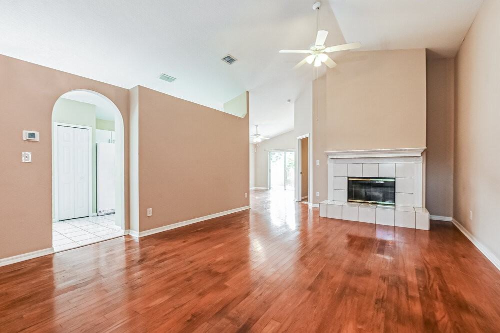 10129 Dean Point Pl - Photo 6 of 16