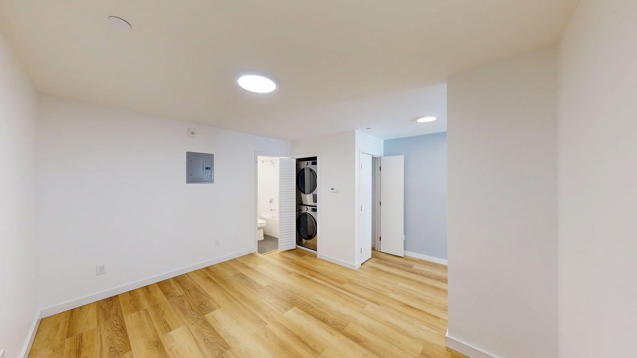2425 Buchanan St #113 - Photo 2 of 10