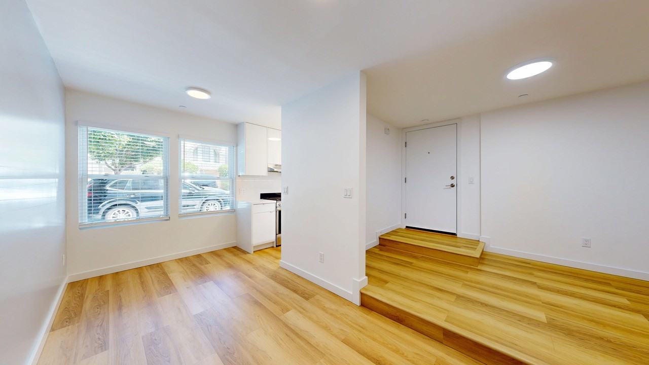 2425 Buchanan St #113 - Photo 4 of 10