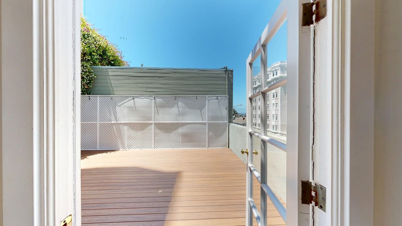 1305 Lombard St #1 - Photo 5 of 20