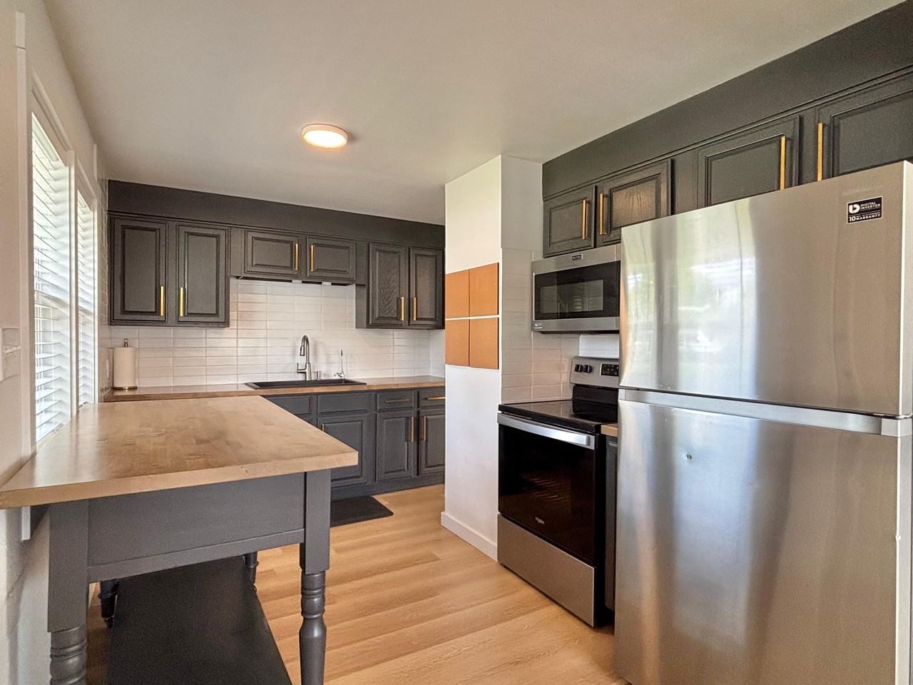 6020 N Elgin St - Photo 6 of 15