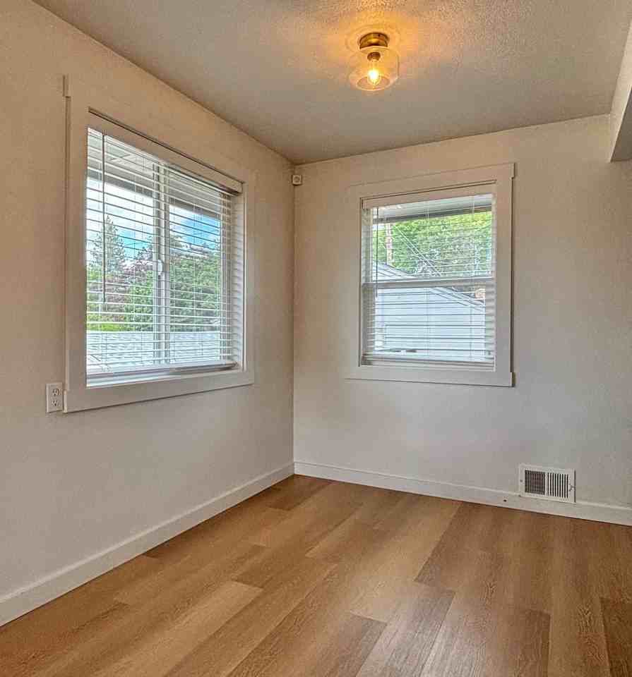 6020 N Elgin St - Photo 7 of 15