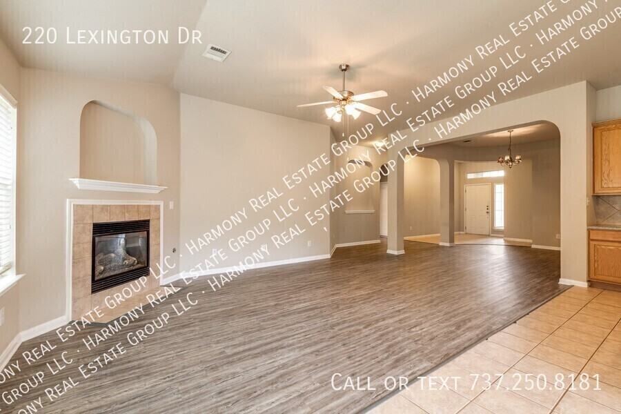 220 Lexington Dr - Photo 5 of 16
