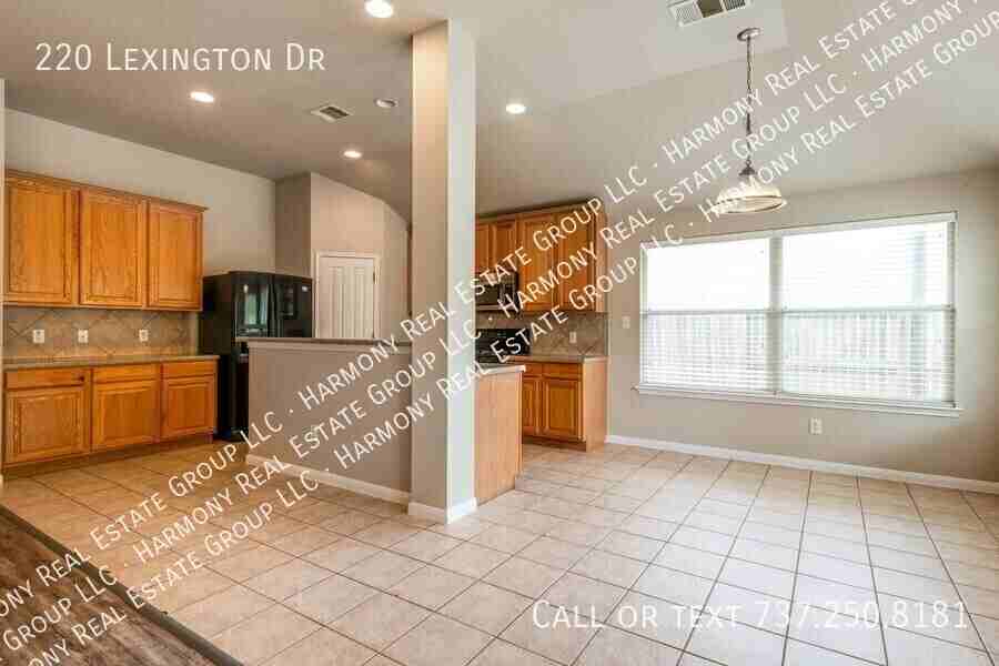 220 Lexington Dr - Photo 6 of 16