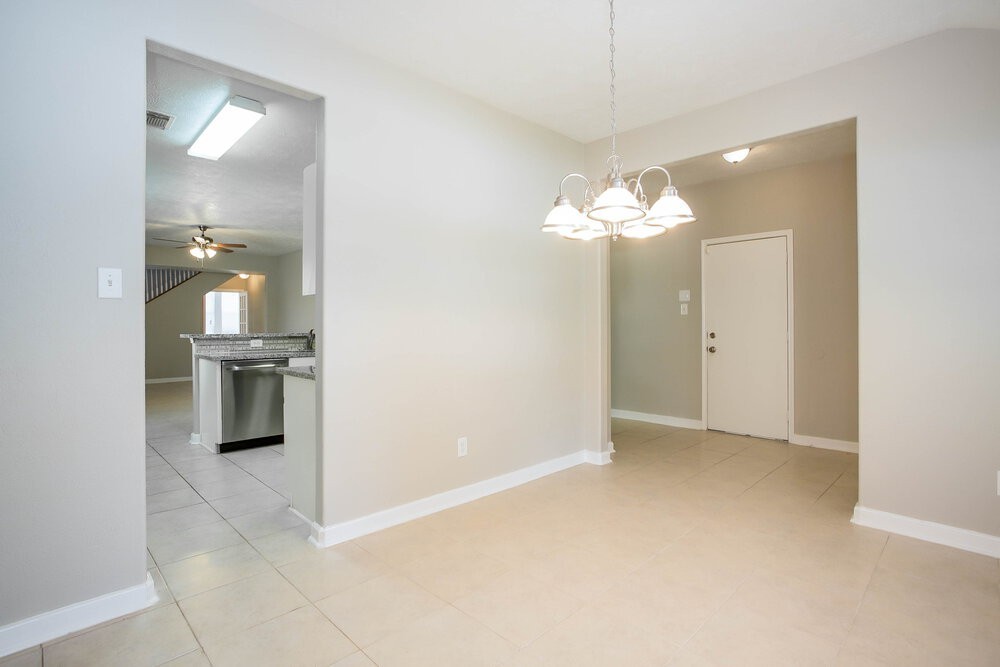 19722 Twin Rivers Dr - Photo 4 of 17