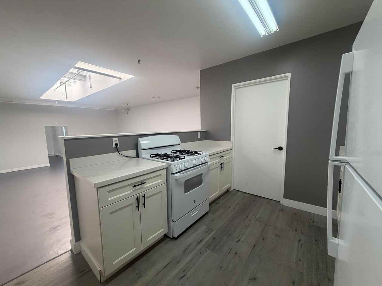 419 Peterson St #419 - Photo 3 of 9