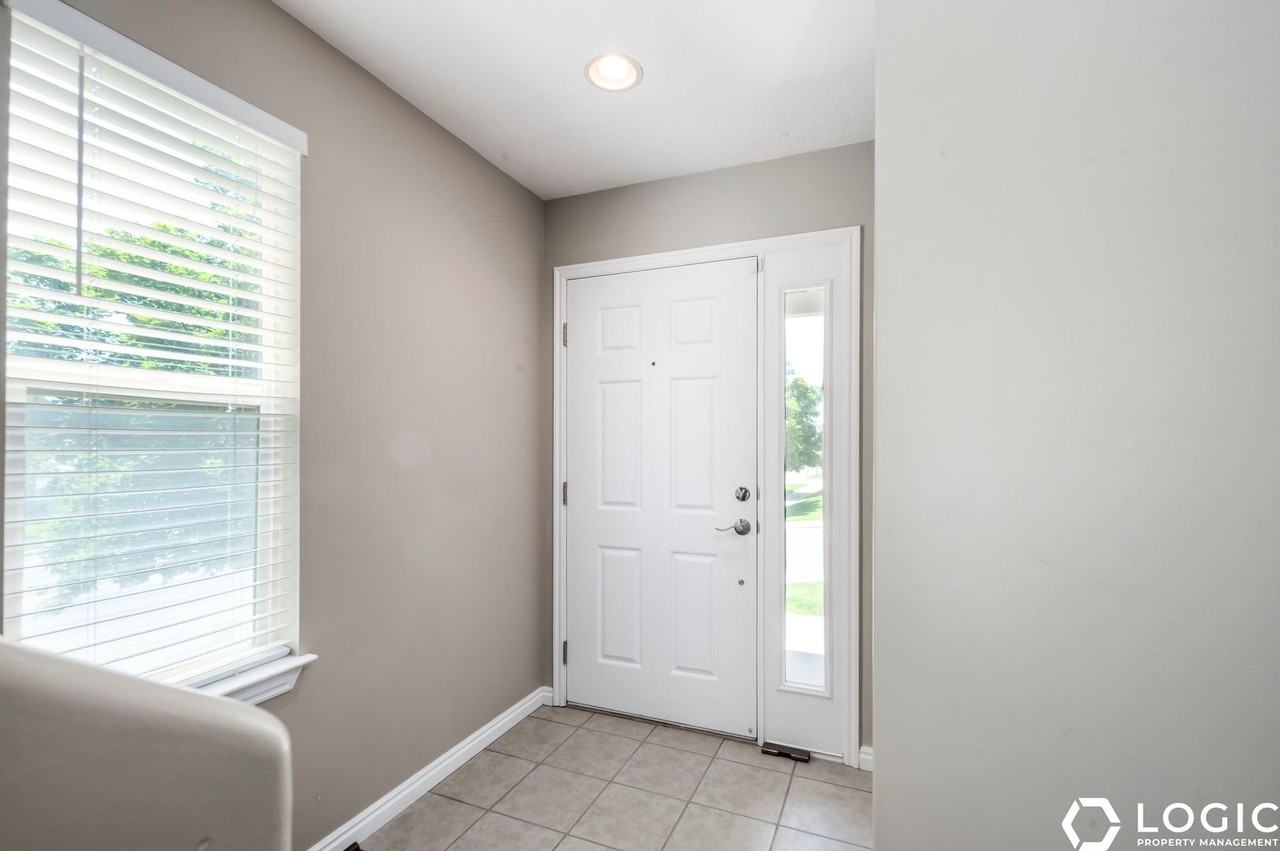 1315 S 1410 E - Photo 2 of 17