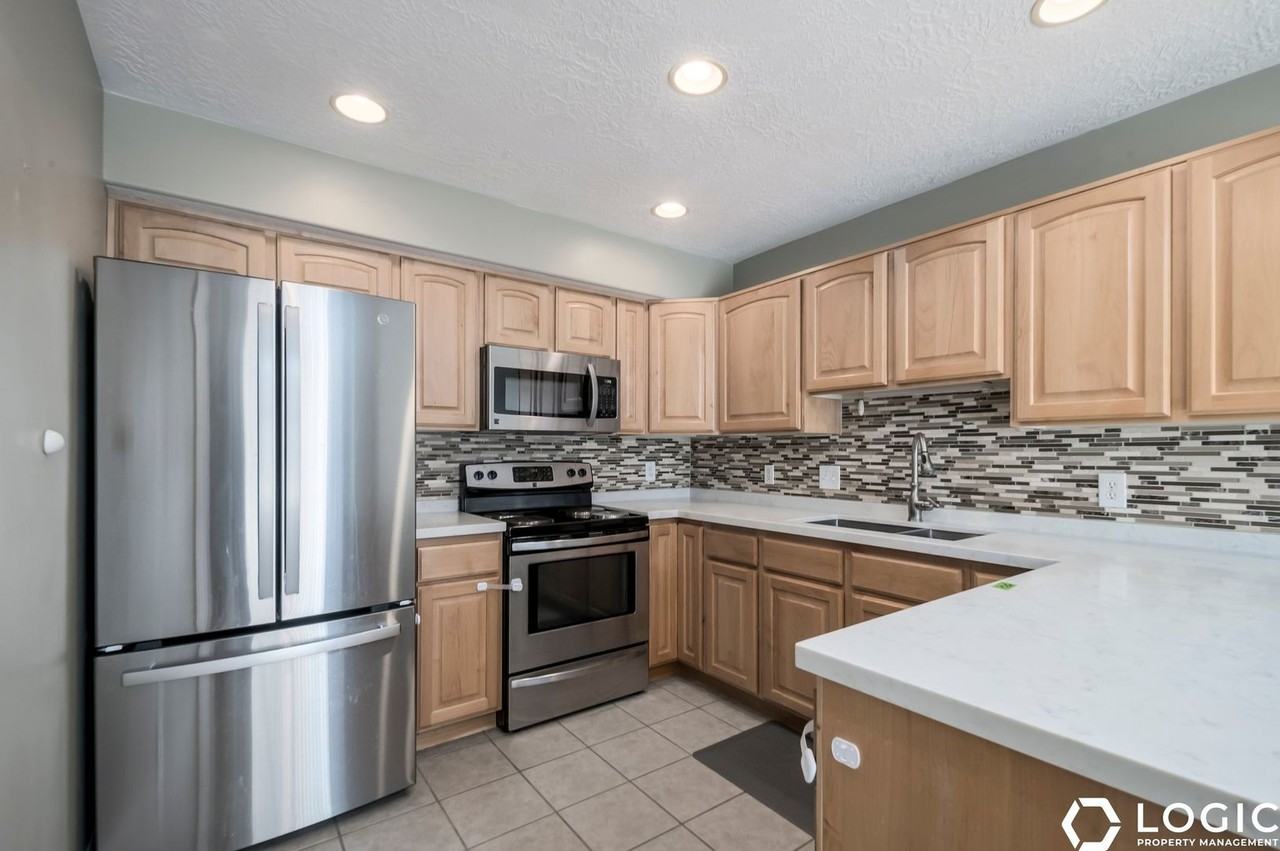 1315 S 1410 E - Photo 6 of 17