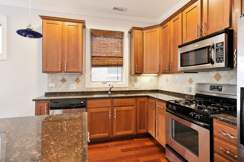 4418 S Indiana Ave #1S - Photo 5 of 12