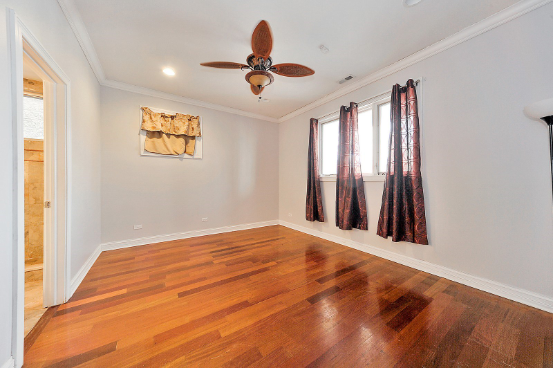 4418 S Indiana Ave #1S - Photo 7 of 12