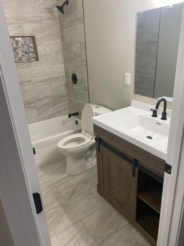 2034 Central Dr - Photo 4 of 8